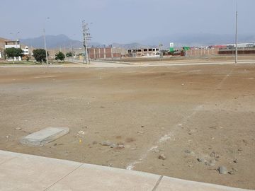 Venta de 2 lotes contiguos para vivienda, en urbanización Lomas de Pucusana, zona segura, con amplios parques, juegos para niños, pórtico de ingresos