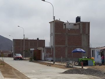 Venta de 2 lotes contiguos para vivienda, en urbanización Lomas de Pucusana, zona segura, con amplios parques, juegos para niños, pórtico de ingresos