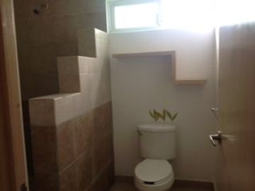 Casa en renta con cuarto de servicio centro sur