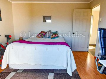 Se vende Hermosa parcela con casa en  condominio en sector Alhue, Curacaví.