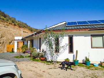 Se vende Hermosa parcela con casa en  condominio en sector Alhue, Curacaví.