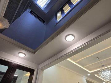 Rumah baru design classic di pondok bambu Jakarta Timur