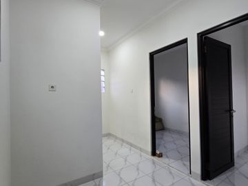 Rumah baru design classic di pondok bambu Jakarta Timur