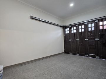 Rumah baru design classic di pondok bambu Jakarta Timur