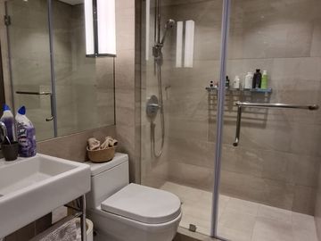 For Lease: Fully furnished 1 Bedroom w/ Parking | Amorsolo Square Rockwell Makati