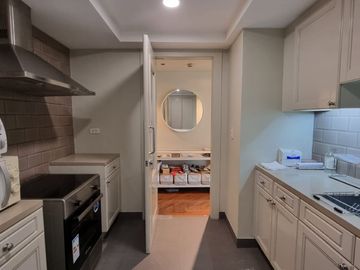 For Lease: Fully furnished 1 Bedroom w/ Parking | Amorsolo Square Rockwell Makati