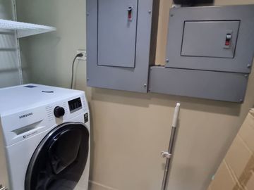 For Lease: Fully furnished 1 Bedroom w/ Parking | Amorsolo Square Rockwell Makati