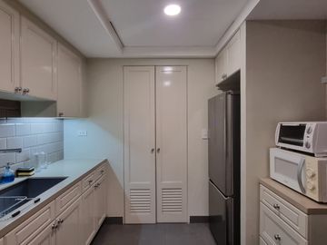 For Lease: Fully furnished 1 Bedroom w/ Parking | Amorsolo Square Rockwell Makati