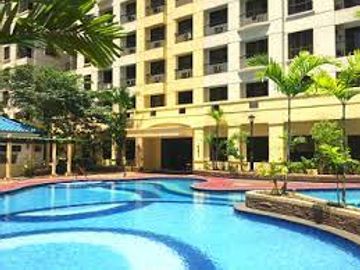 Condominium for sale in Forbeswood Heights in Brgy. Fort Bonifacio, Taguig City W/Parking Slot
