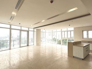 DYU - FOR SALE: 4 Bedroom Unit in Twelve Luxury Flats, San Juan