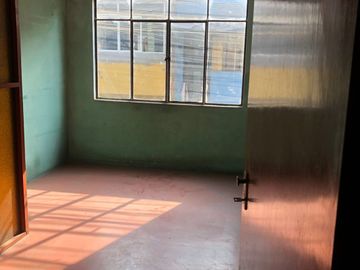 OCASIÓN!!! SE REMATA CASA COMO TERRENO DE 2 PISOS + AZOTEA- SJL