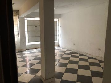 OCASIÓN!!! SE REMATA CASA COMO TERRENO DE 2 PISOS + AZOTEA- SJL