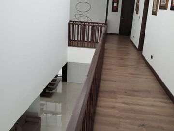 CASA DE VENTA, TUMBACO, DE LUJO, SECTOR HILACRIL