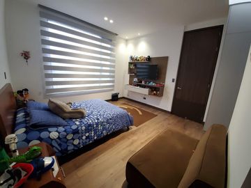 CASA DE VENTA, TUMBACO, DE LUJO, SECTOR HILACRIL