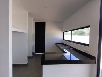 Casa en venta MOD. Bambú. 3 recamaras, piscina, garage techado, en privada residencial con amenidades.