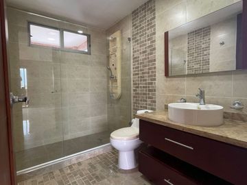 Casa Multifamiliar en Venta, Villa Campestre