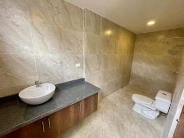 Venta Departamento Remodelado 179 m² en Quito Av Eloy Alfaro