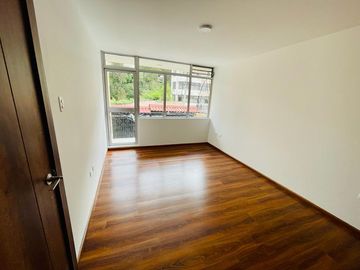 Venta Departamento Remodelado 179 m² en Quito Av Eloy Alfaro