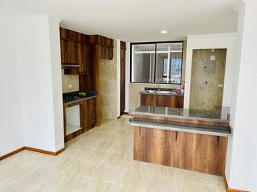Venta Departamento Remodelado 179 m² en Quito Av Eloy Alfaro