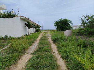0505 LOTE A 60 METROS DE  LADO DE LA PLAYA
