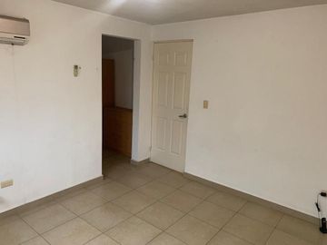 Casa VENTA LAS LOMAS (Sector Bosques) Monterrey - Garcia cerca AVENIDAS y de TODO Zona Tranquila y Segura MUY BUEN ESTADO