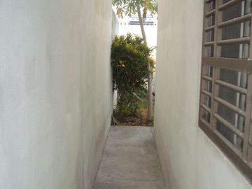 Casa VENTA LAS LOMAS (Sector Bosques) Monterrey - Garcia cerca AVENIDAS y de TODO Zona Tranquila y Segura MUY BUEN ESTADO