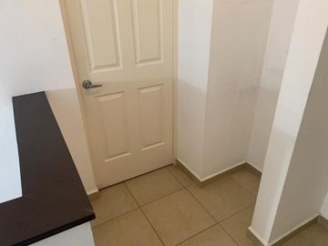 Casa VENTA LAS LOMAS (Sector Bosques) Monterrey - Garcia cerca AVENIDAS y de TODO Zona Tranquila y Segura MUY BUEN ESTADO