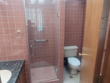 VENDO EXCELENTE CASA MULTIPLES AMBIENTES EN SELVA ALEGRA AMPLIA FRENTERA