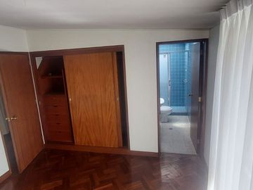 VENDO EXCELENTE CASA MULTIPLES AMBIENTES EN SELVA ALEGRA AMPLIA FRENTERA