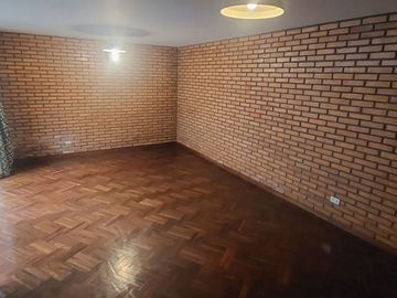 VENDO EXCELENTE CASA MULTIPLES AMBIENTES EN SELVA ALEGRA AMPLIA FRENTERA