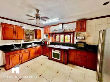 Elegant 2-Level Residence with Elevator and Pool in Valle Verde 5, Pasig City