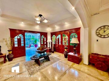 Elegant 2-Level Residence with Elevator and Pool in Valle Verde 5, Pasig City