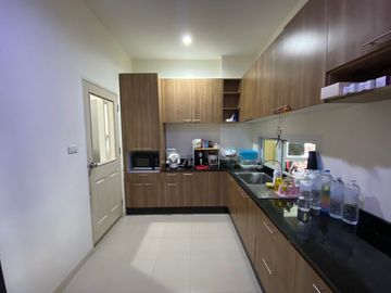2-storey detached house for sale, corner house, area 144 sq m., Ratchaphruek Village. Ramkhamhaeng -Suwinthawong