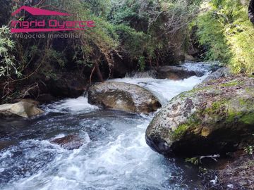 VENDO HERMOSA PARCELA CON MAJESTUOSO PAISAJE CORDILLERANO RODEADA POR ESTERO EN KM46.5 A LAS TERMAS DE CHILLAN