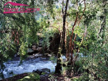 VENDO HERMOSA PARCELA CON MAJESTUOSO PAISAJE CORDILLERANO RODEADA POR ESTERO EN KM46.5 A LAS TERMAS DE CHILLAN