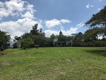 Venta Terreno Tumbaco Dentro de Urbanización Privada Sector de Hilacryl