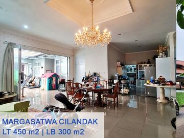 Rumah Komplek Dijual Di Jl Margasatwa Cilandak Jakarta Selatan