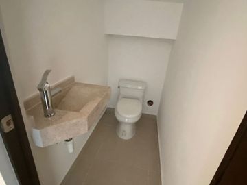 CASA EN VENTA EN MÉRIDA, YUCATÁ, CONKAL CON AMPLIO ESPACIO