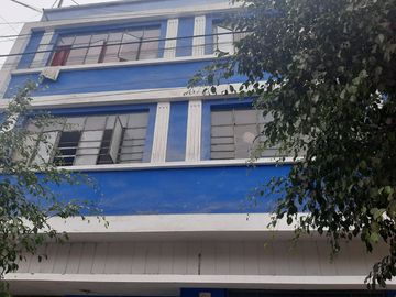 Vendo Inmueble Urbano a precio de remate en Av Prolongación La Mar - La Victoria a pocas cuadras del Emporio Comercial de Gamarra