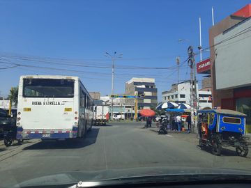 Vendo Inmueble Urbano a precio de remate en Av Prolongación La Mar - La Victoria a pocas cuadras del Emporio Comercial de Gamarra