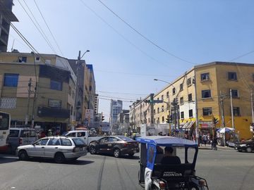 Vendo Inmueble Urbano a precio de remate en Av Prolongación La Mar - La Victoria a pocas cuadras del Emporio Comercial de Gamarra
