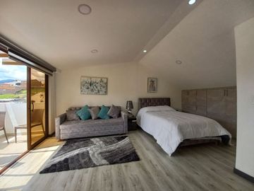 CASA EN VENTA DE TRES PISOS POR ESTRENAR CON SUITE INDEPENDIENTE, SECTOR CONTROL SUR