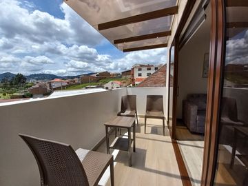 CASA EN VENTA DE TRES PISOS POR ESTRENAR CON SUITE INDEPENDIENTE, SECTOR CONTROL SUR