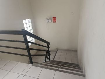 VENDO DEPARTAMENTO- ÁREAS COMUNES CON PISCINA- surco x col Markhan