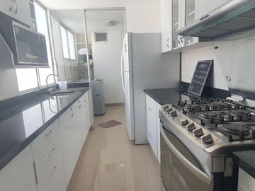 VENDO DEPARTAMENTO- ÁREAS COMUNES CON PISCINA- surco x col Markhan