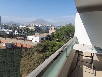 VENDO DEPARTAMENTO- ÁREAS COMUNES CON PISCINA- surco x col Markhan