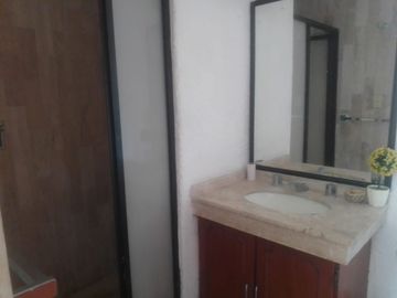 ACAPULCO NAUTICO.  OPORTUNIDAD. VENDO BONITO Y CONFORTABLE DEPARTAMENTO EN CONDOMINIO DE LUJO