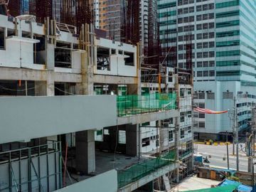 METRO MANILA High End Condo Modern Minimialist Condo near Hotel Mall Resturants and Airport Hospital School Office  HIGH END BUT AFFORDABLE CONDO IN S