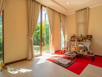Boca Raton Inspired Luxury Villa for SALE in Affluent Neighborhood Saraphi