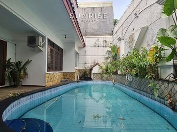 Rumah BAGUS & Terawat Dijual Di Jl Kencana Pondok Indah Jakarta Selatan